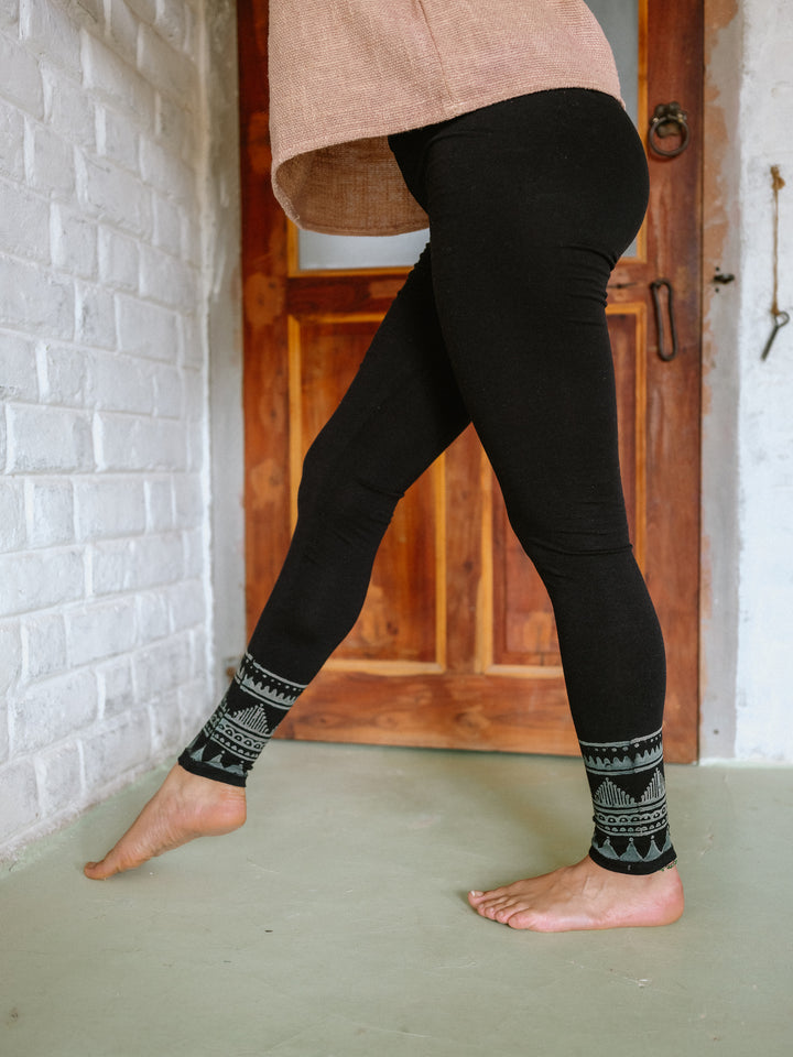 Cropped block print leggings ~ black